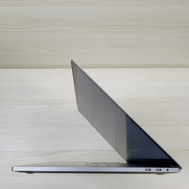 MacBook Pro 15 2018 Space  I7 2.6ghz 16/512